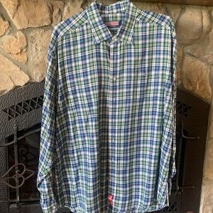 5/$40 Vineyard Vines Tucker button-down shirt 💙